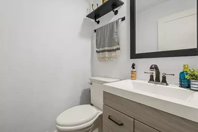4800  Sussex Ln, Greendale, WI 53129 - Photo 23