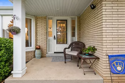 4800  Sussex Ln, Greendale, WI 53129 - Photo 3