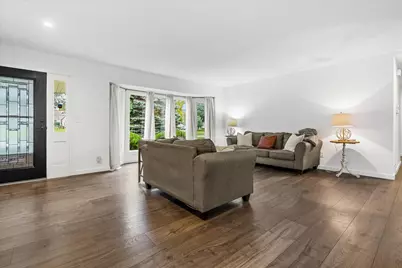 4800  Sussex Ln, Greendale, WI 53129 - Photo 13