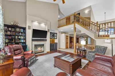 W287N921  Bedouin Ct, Delafield, WI 53188 - Photo 11