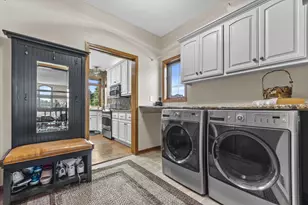 W287N921 Bedouin Ct, Delafield, WI 53188 - Photo 23