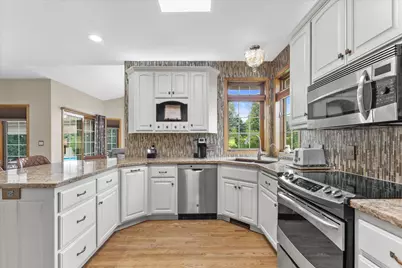 W287N921  Bedouin Ct, Delafield, WI 53188 - Photo 19