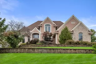 W287N921 Bedouin Ct, Delafield, WI 53188 - Photo 49
