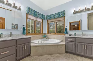 W287N921 Bedouin Ct, Delafield, WI 53188 - Photo 29