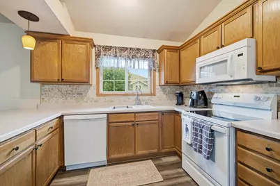 435 W Aspen Dr #15, Oak Creek, WI 53154 - Photo 5