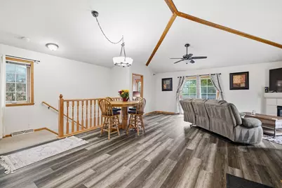 435 W Aspen Dr #15, Oak Creek, WI 53154 - Photo 9