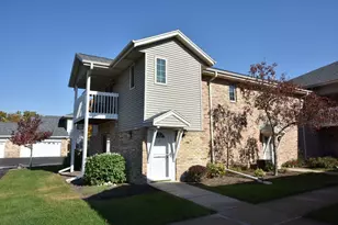 435 W Aspen Dr, Oak Creek, WI 53154 - Photo 1