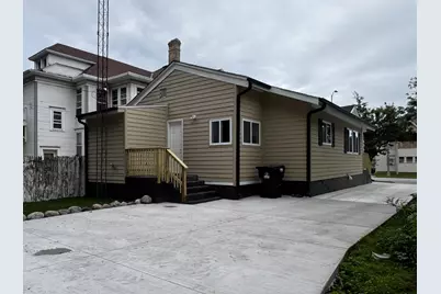 924  Wisconsin Ave, Racine, WI 53403 - Photo 27