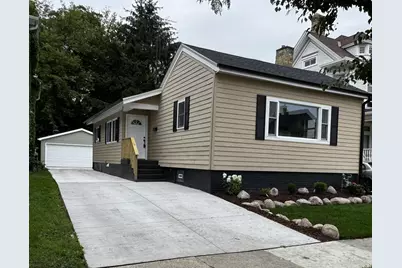 924  Wisconsin Ave, Racine, WI 53403 - Photo 1