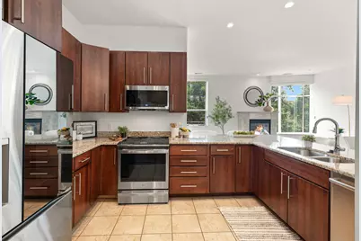 1111 N Marshall St #305, Milwaukee, WI 53202 - Photo 5