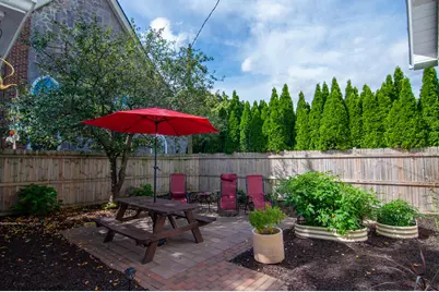 5925 W Lloyd St, Milwaukee, WI 53208 - Photo 23