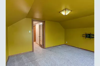 5925 W Lloyd St, Milwaukee, WI 53208 - Photo 15