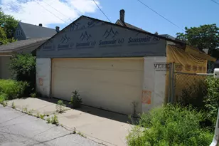 2050 N Holton St, Milwaukee, WI 53212 - Photo 13