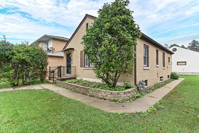 4032 N 92nd St, Milwaukee, WI 53222 - Photo 3