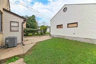 4032 N 92nd St, Milwaukee, WI 53222 - Photo 25