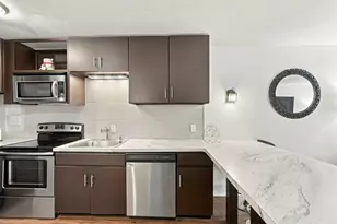 1409 N Prospect Ave, Milwaukee, WI 53202 - Photo 9