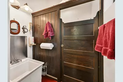 1569 N Warren Ave, Milwaukee, WI 53202 - Photo 35