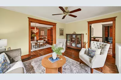 1569 N Warren Ave, Milwaukee, WI 53202 - Photo 9