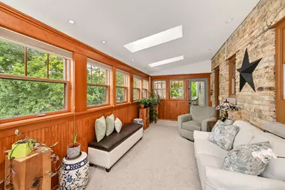 1569 N Warren Ave, Milwaukee, WI 53202 - Photo 21