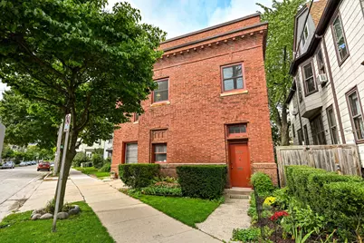 1569 N Warren Ave, Milwaukee, WI 53202 - Photo 3