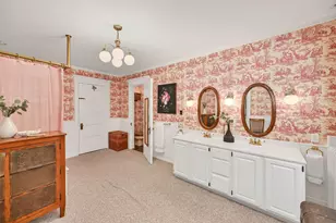 1569 N Warren Ave, Milwaukee, WI 53202 - Photo 27