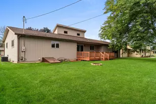 1378 Irving Cir, Manitowoc, WI 54220 - Photo 23