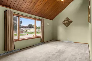 1378 Irving Cir, Manitowoc, WI 54220 - Photo 7