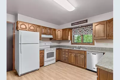 1378  Irving Cir, Manitowoc, WI 54220 - Photo 11