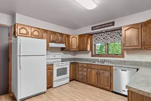 1378 Irving Cir, Manitowoc, WI 54220 - Photo 11