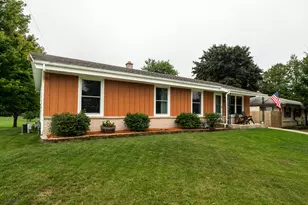 1614 N Lakeview Ave, Port Washington, WI 53074 - Photo 1