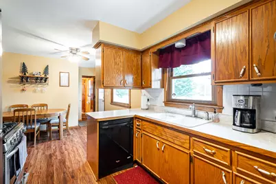 1614 N Lakeview Ave, Port Washington, WI 53074 - Photo 11