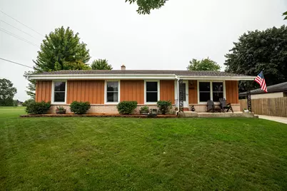 1614 N Lakeview Ave, Port Washington, WI 53074 - Photo 1