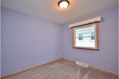 8945 W Herbert Ave, Milwaukee, WI 53225 - Photo 19