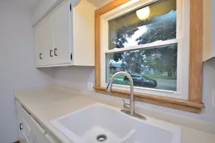 8945 W Herbert Ave, Milwaukee, WI 53225 - Photo 9