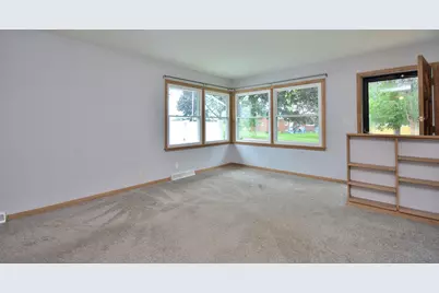 8945 W Herbert Ave, Milwaukee, WI 53225 - Photo 3