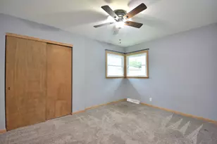 8945 W Herbert Ave, Milwaukee, WI 53225 - Photo 15