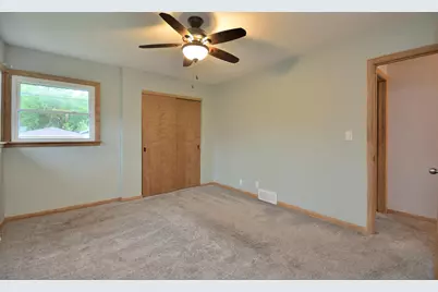 8945 W Herbert Ave, Milwaukee, WI 53225 - Photo 11