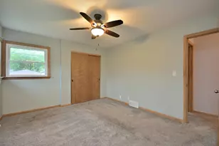 8945 W Herbert Ave, Milwaukee, WI 53225 - Photo 11