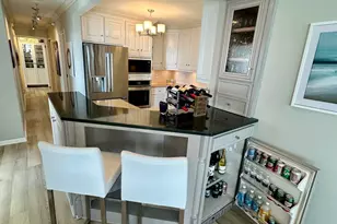 1660 N Prospect Ave, Milwaukee, WI 53202 - Photo 19