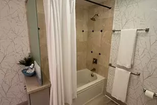 1660 N Prospect Ave, Milwaukee, WI 53202 - Photo 33