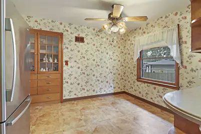 6536  Pershing Blvd, Kenosha, WI 53142 - Photo 7