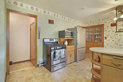 6536  Pershing Blvd, Kenosha, WI 53142 - Photo 9
