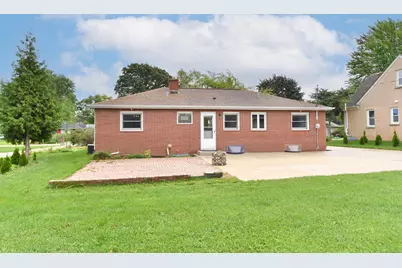 8935 N Navajo Rd, Bayside, WI 53217 - Photo 31
