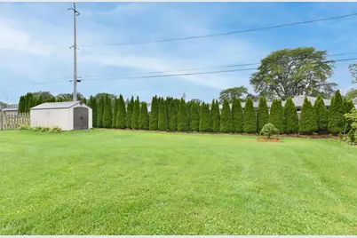 8935 N Navajo Rd, Bayside, WI 53217 - Photo 33