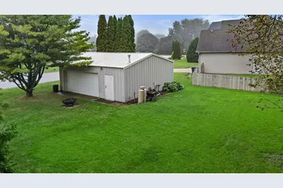 5211  Charles St, Racine, WI 53402 - Photo 57