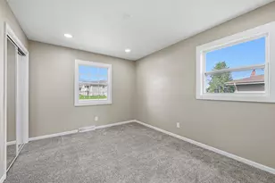 6901 Middle Rd, Racine, WI 53402 - Photo 15
