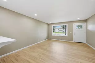 6901 Middle Rd, Racine, WI 53402 - Photo 7