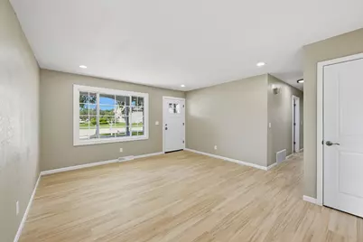 6901  Middle Rd, Racine, WI 53402 - Photo 5