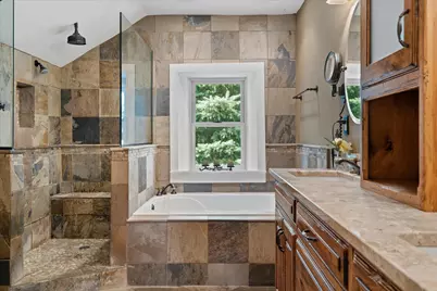 2237  Washington Ave, Cedarburg, WI 53012 - Photo 27