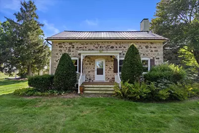 2237  Washington Ave, Cedarburg, WI 53012 - Photo 37